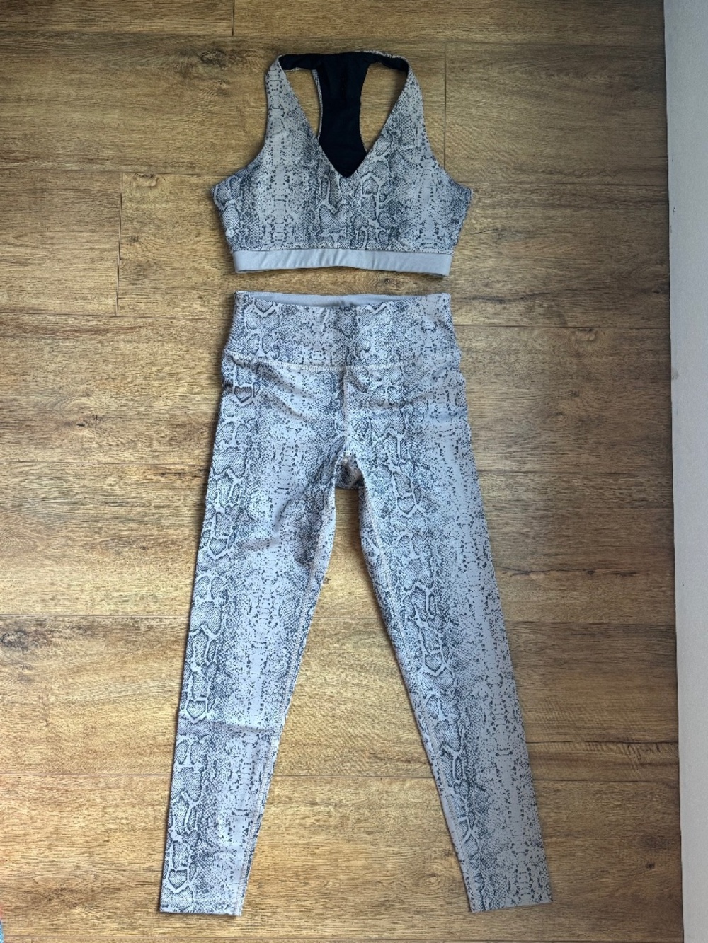 Noli Yoga Set
